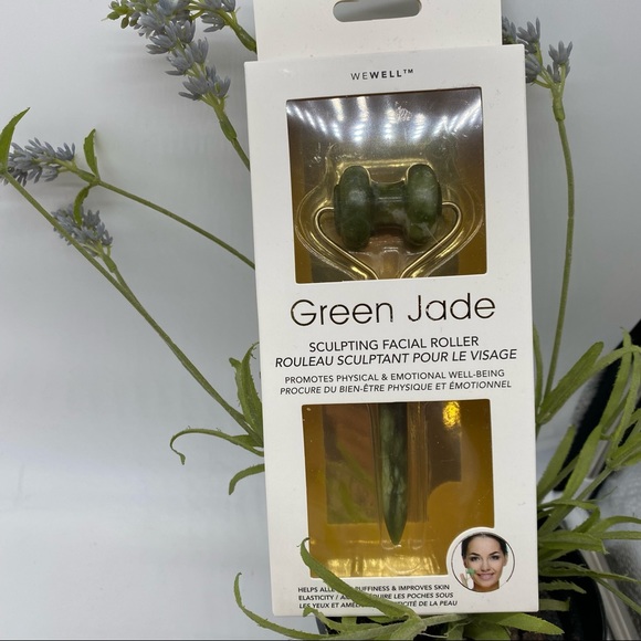 WeWell Green Jade Sculpting Facial Roller New in Box - Picture 4 of 4
